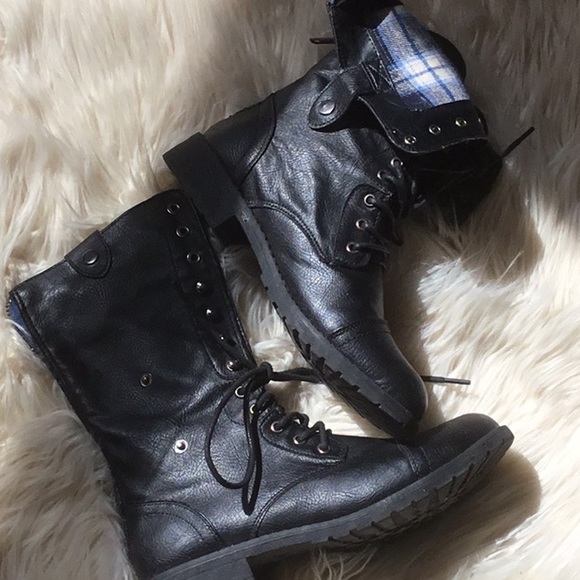 Shoes - Combat boots